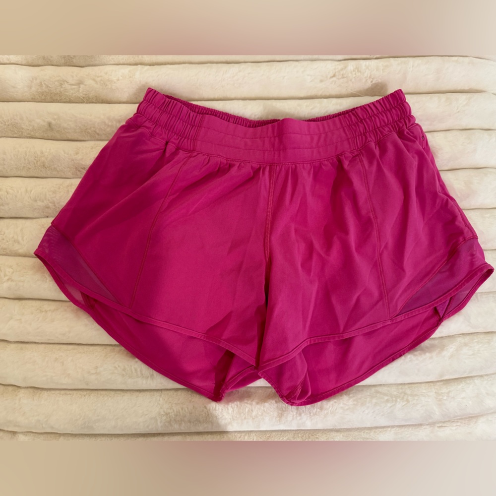 Lululemon Hotty Hot Lined 4 inch inseam short